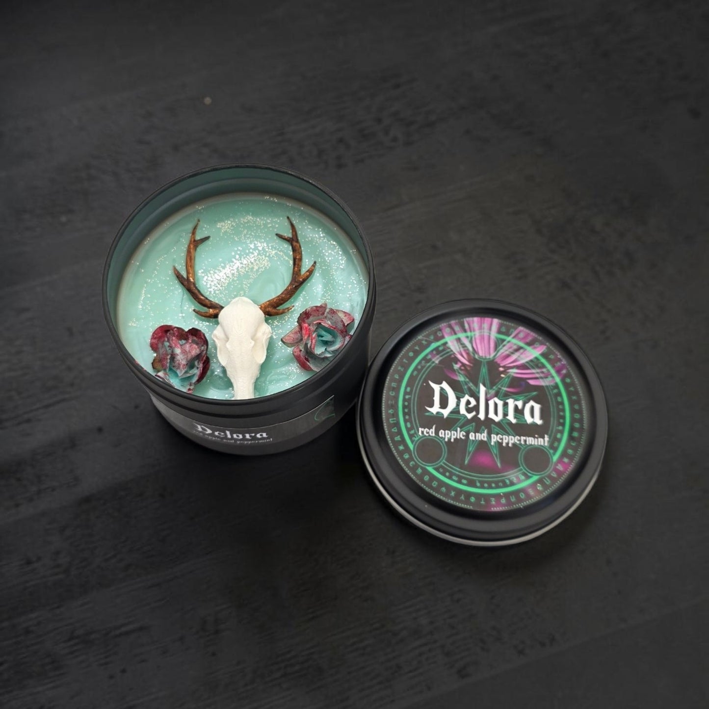Delora scented candle